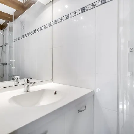 Holiday home Maison Jumelee A Plage, Proche Ocean Et Centre, 6 Pers, Parking Prive, Recent, Non Fumeur - Fr-1-521-67